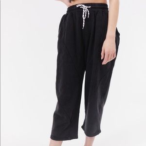 BDG Urban Outfitters cropped sweats size L